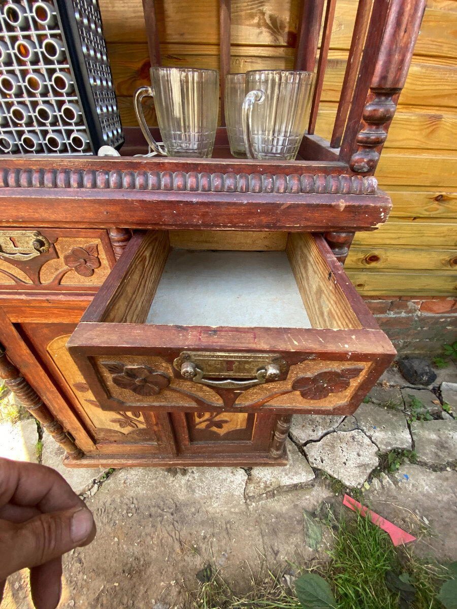 Отличная старинная мебель из заброшенной дачи