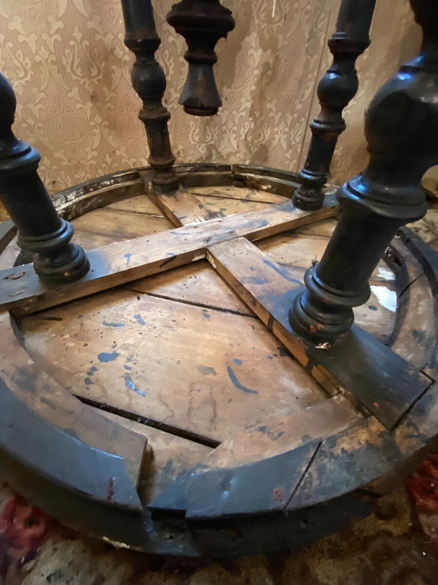 Отличная старинная мебель из заброшенной дачи