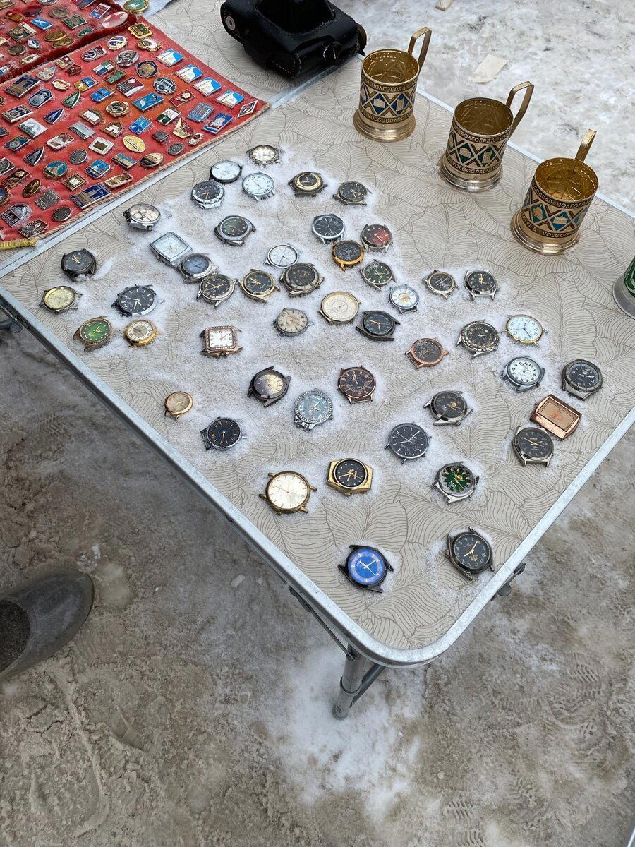 Поход на барахолку. БОМЖ предложил мне купить копии царских монет по 5000 рублей, выдавая их за оригинал