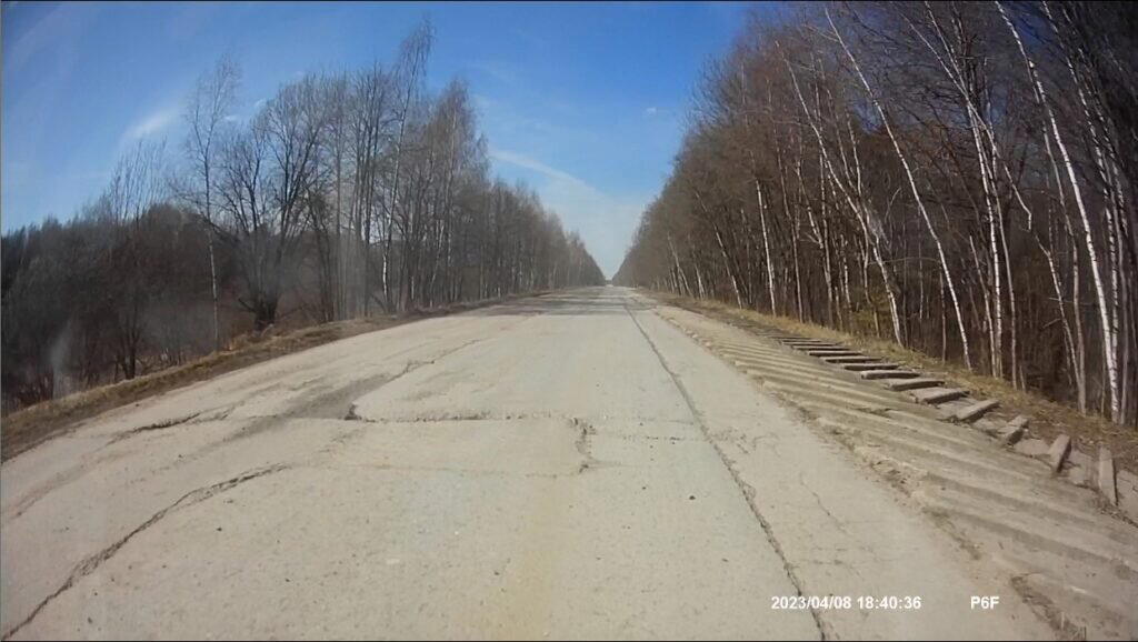 Три шага от дома, пыль неровных дорог