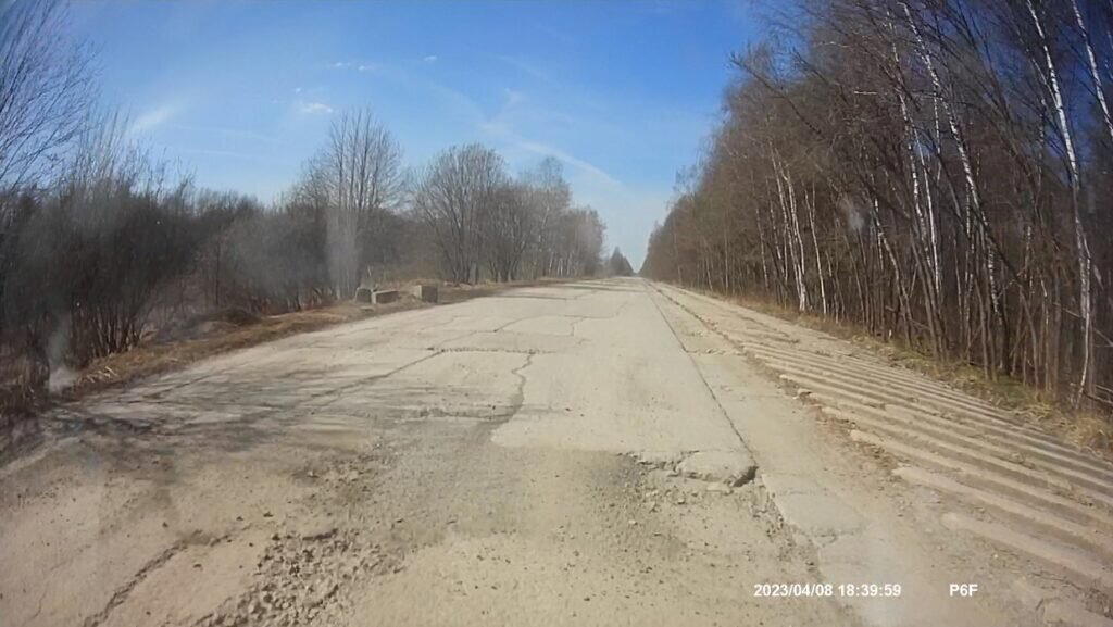 Три шага от дома, пыль неровных дорог