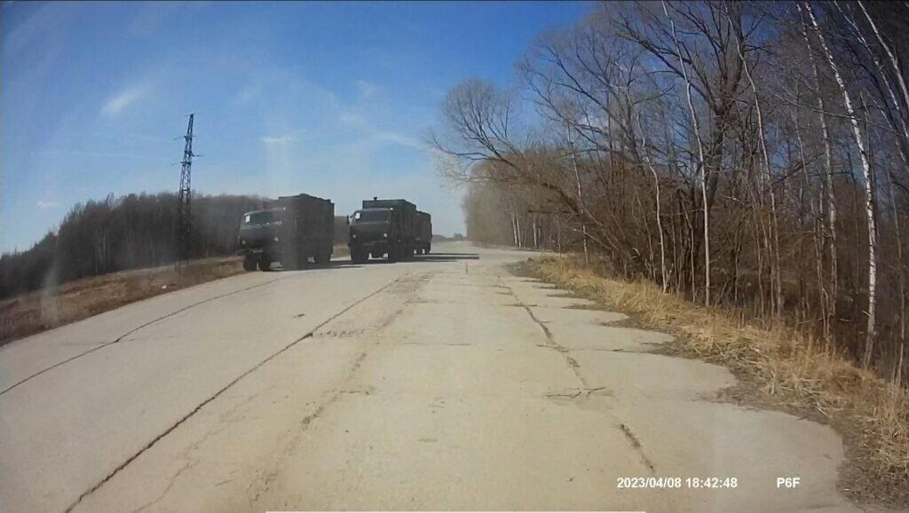 Три шага от дома, пыль неровных дорог