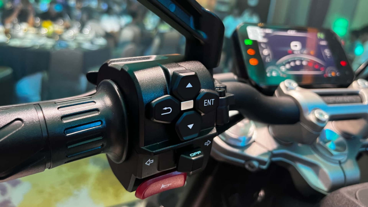 CFMoto представил 450NK в Филлипинах