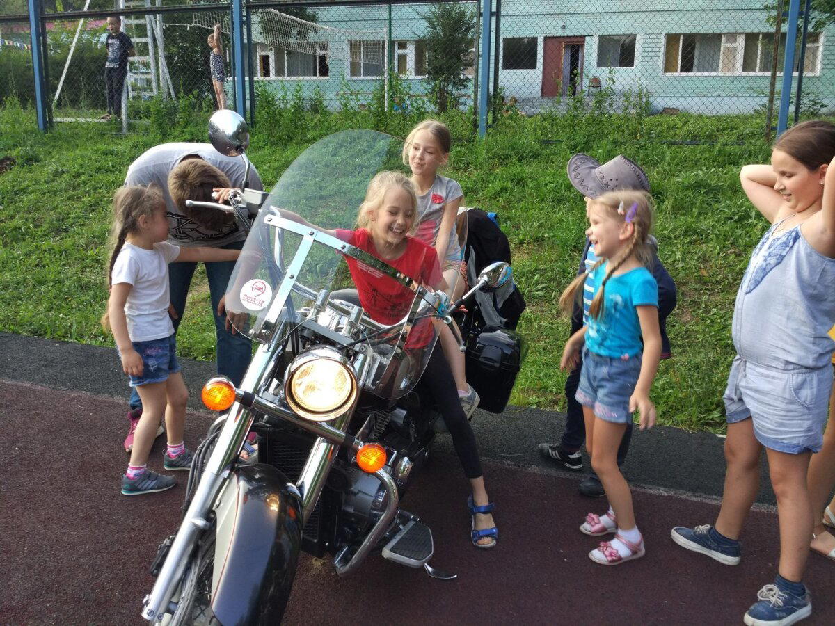 Мотоциклы в лагере
