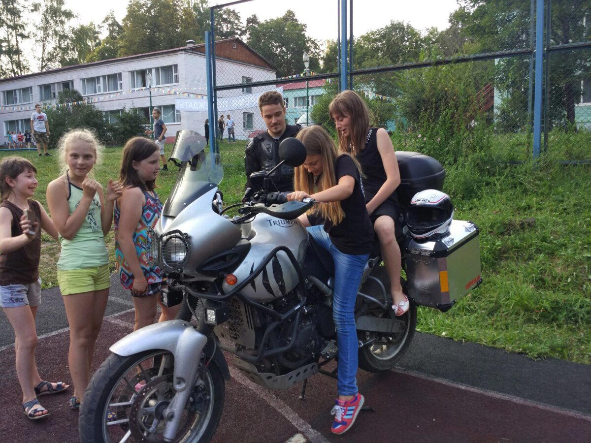 Мотоциклы в лагере
