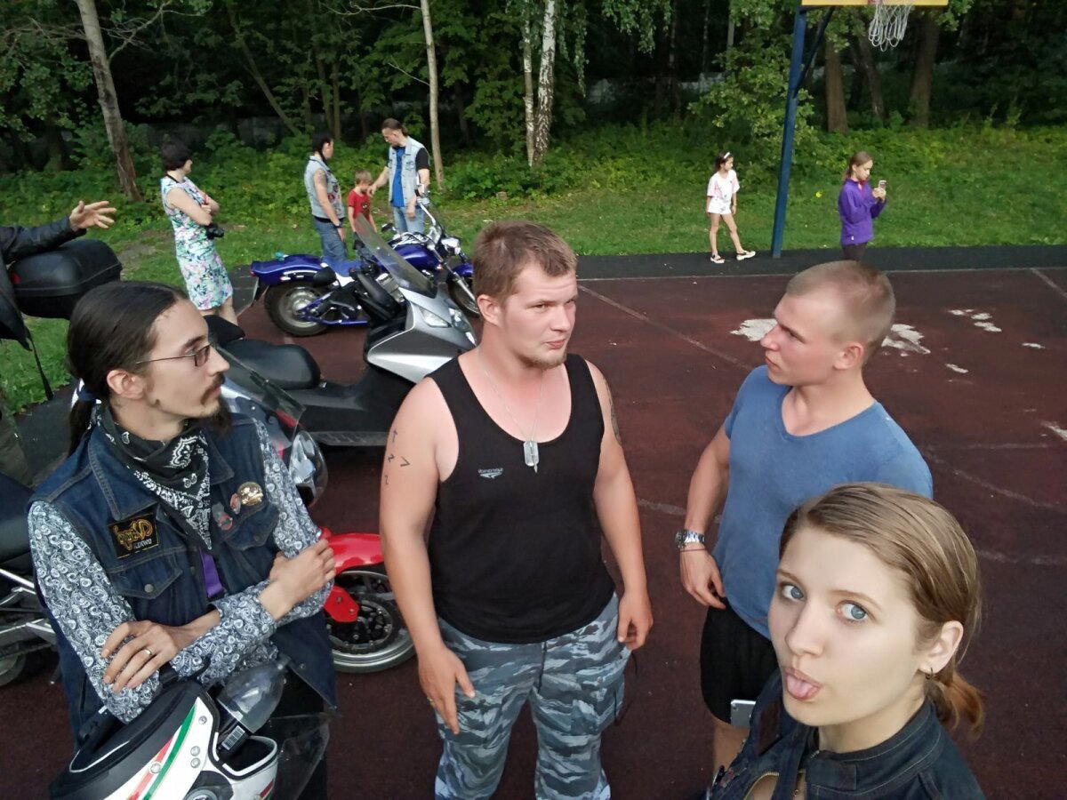 Мотоциклы в лагере
