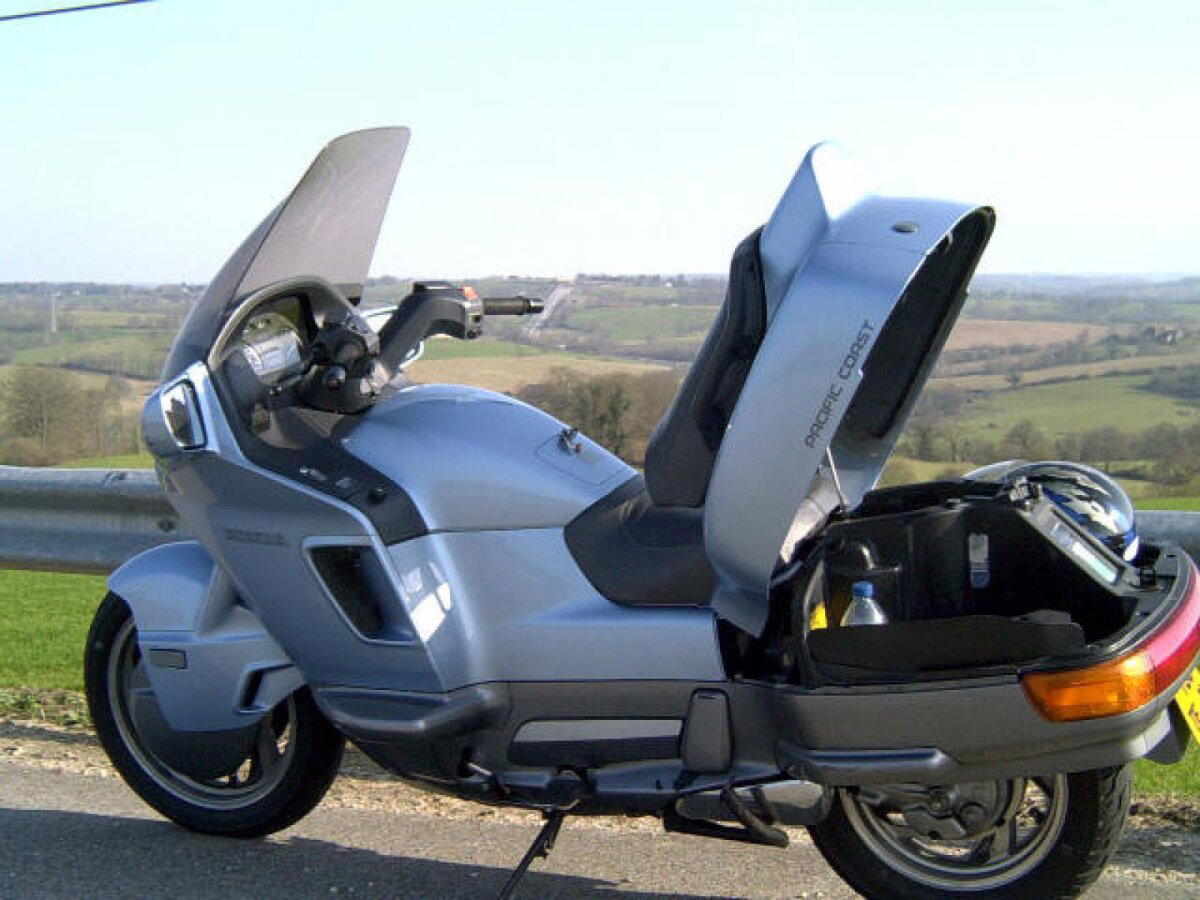 Honda NT700V Deauville - кто таков?