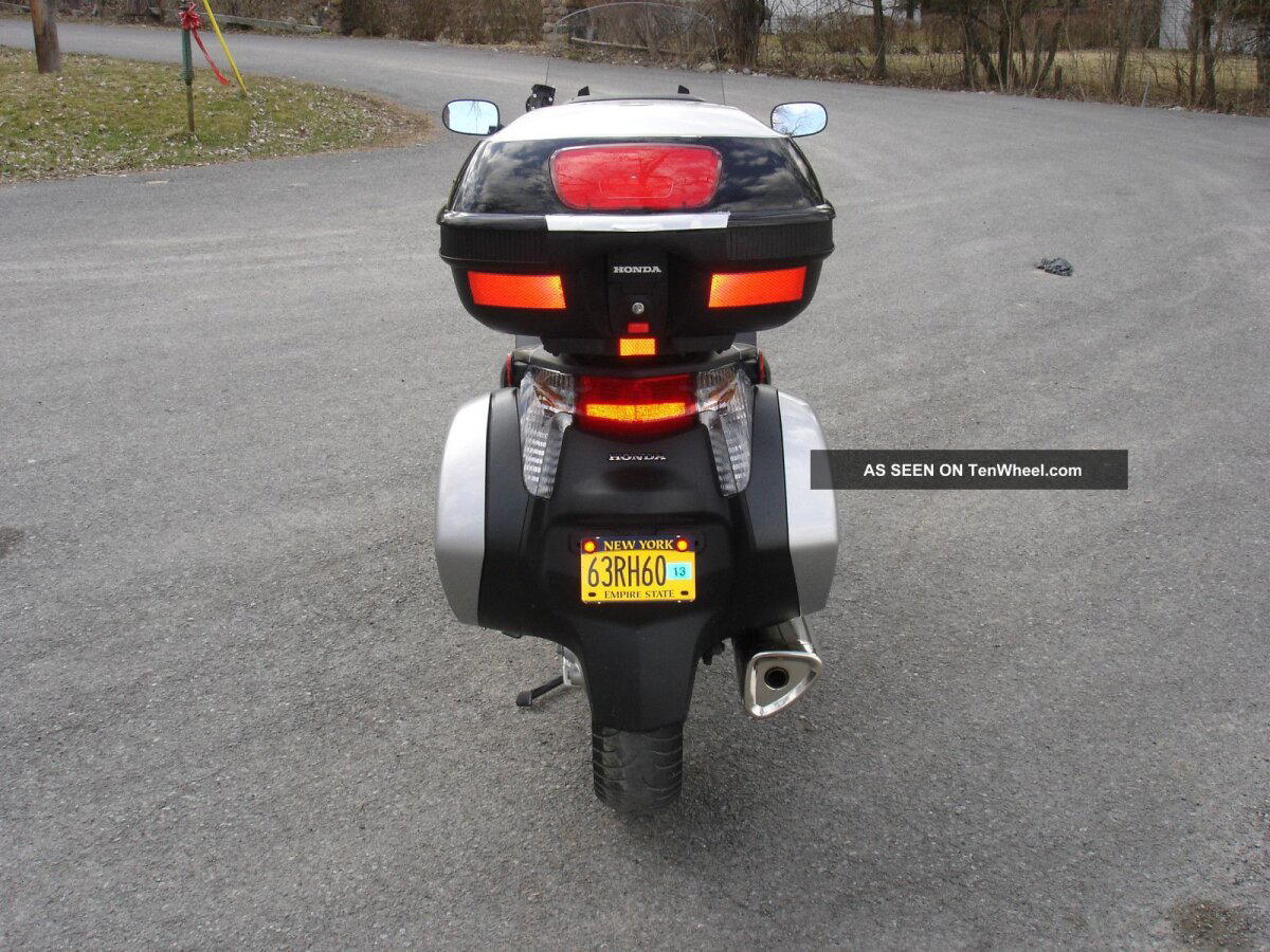Honda NT700V Deauville - кто таков?