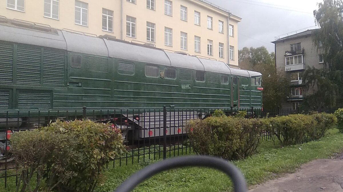 Прогулки по городу. Паровоз