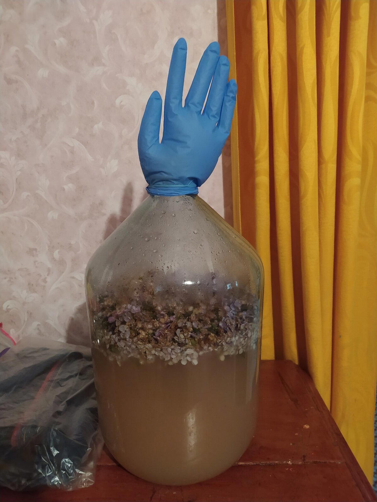 Вино с цветков сирени