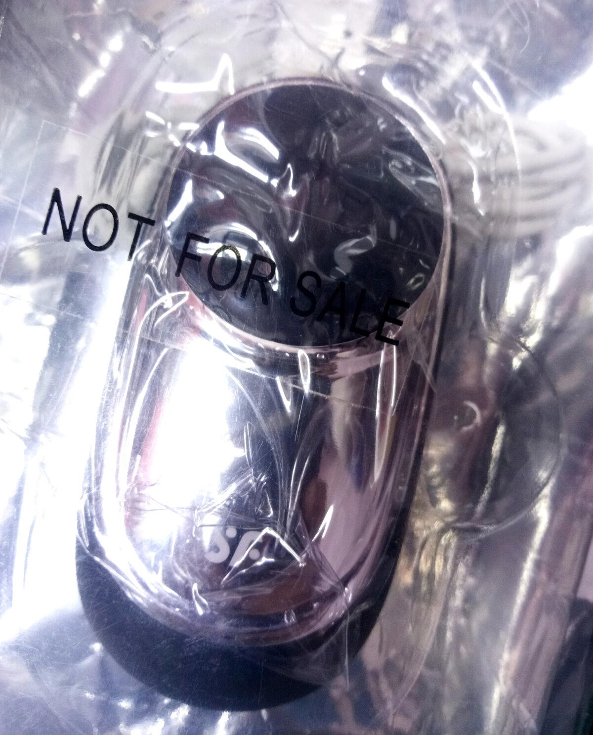 Поиграем? Минивибратор Satisfyer Dark Desire