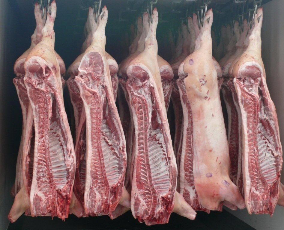 Не очень популярная профессия - обвальщик мяса