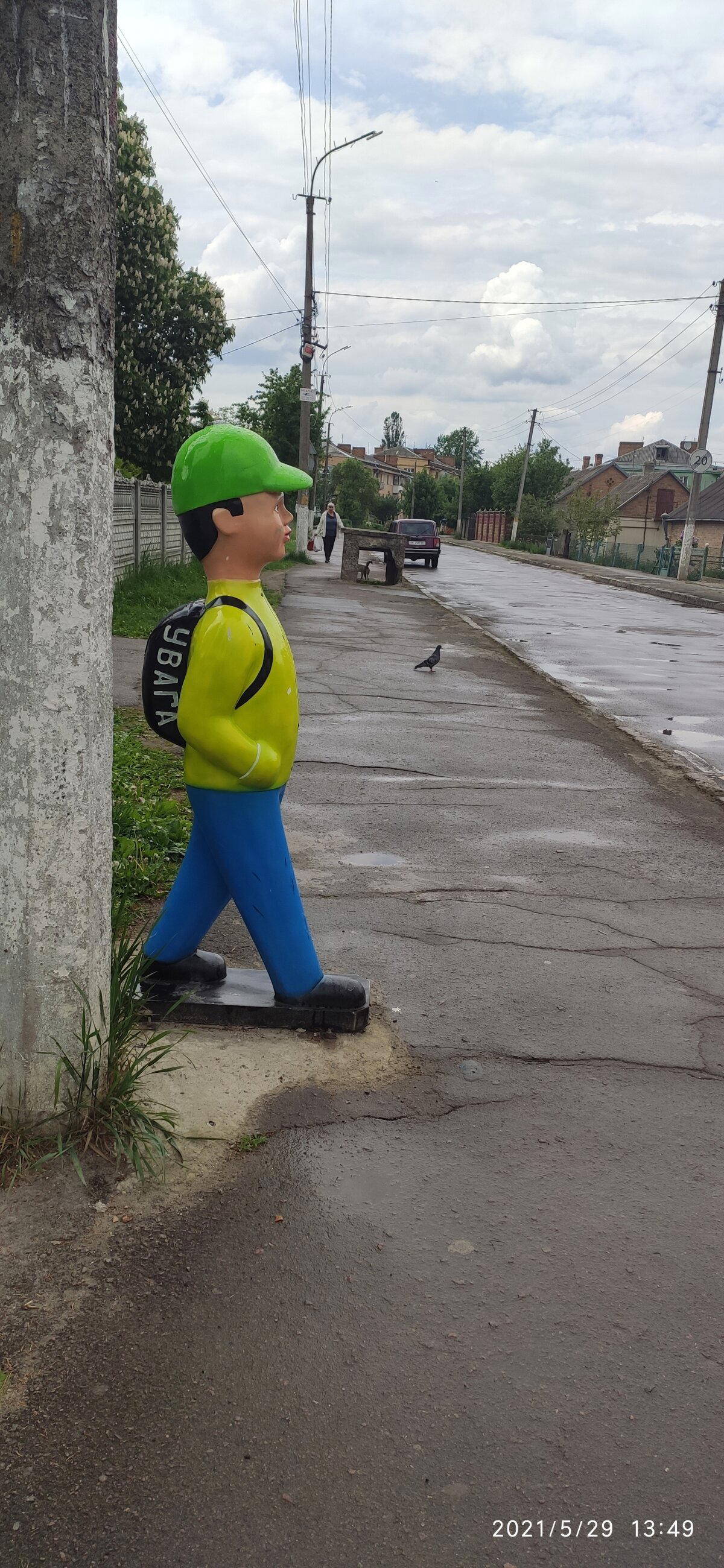 Манекены возле всех дорог