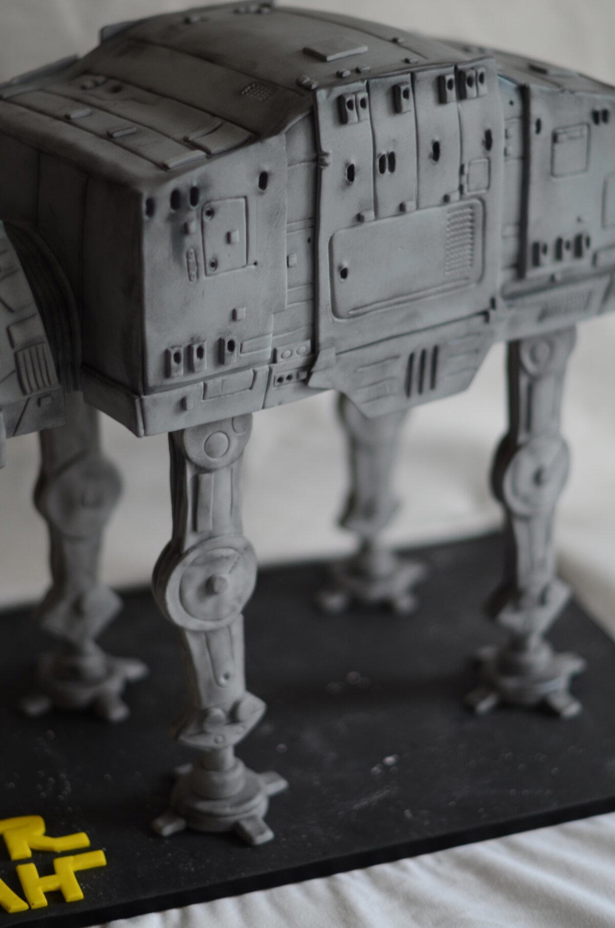 Торт - шагоход All Terrain Armored Transport