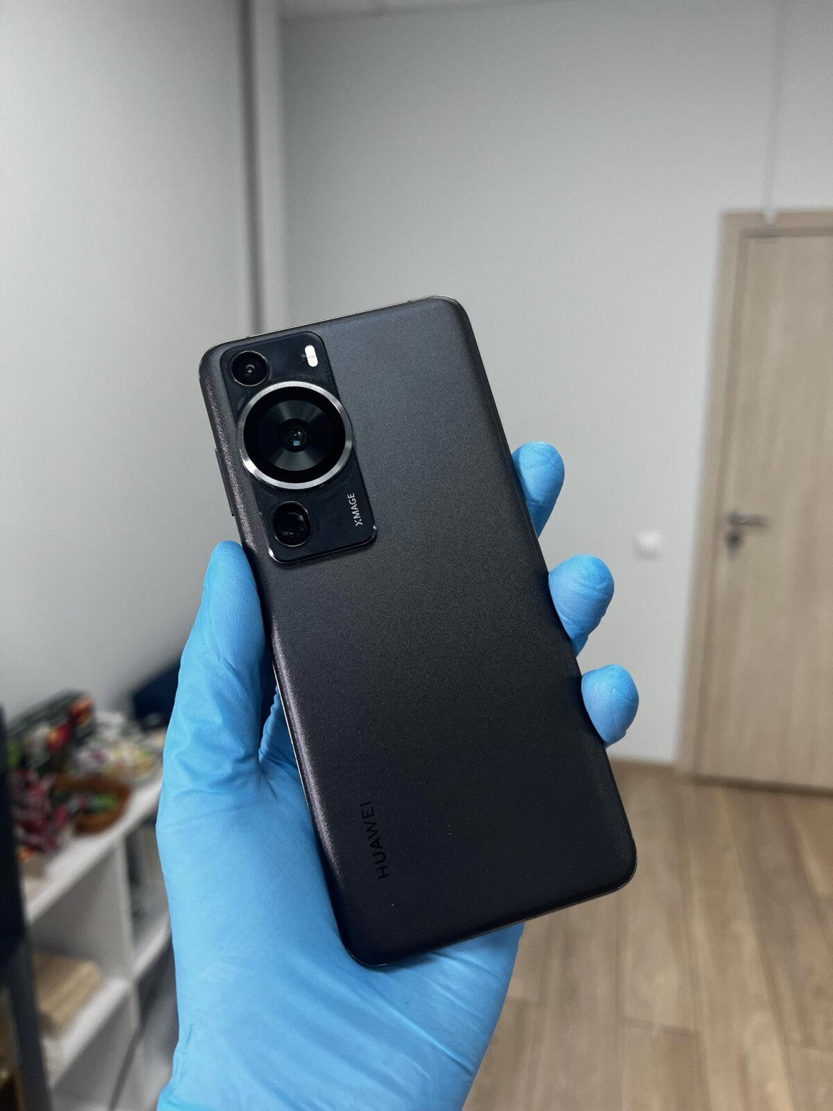 Подлость от Хуавей. Замена стекла на Huawei P60 Pro)