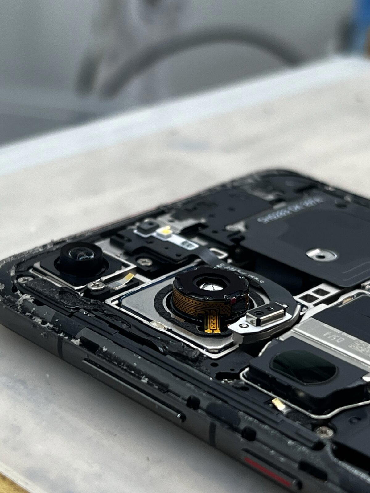 Подлость от Хуавей. Замена стекла на Huawei P60 Pro)