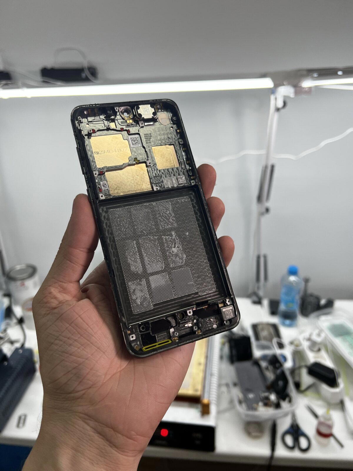 Подлость от Хуавей. Замена стекла на Huawei P60 Pro)