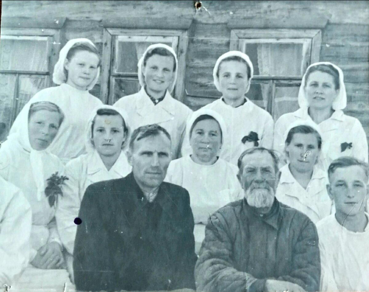 Коллектив завода.