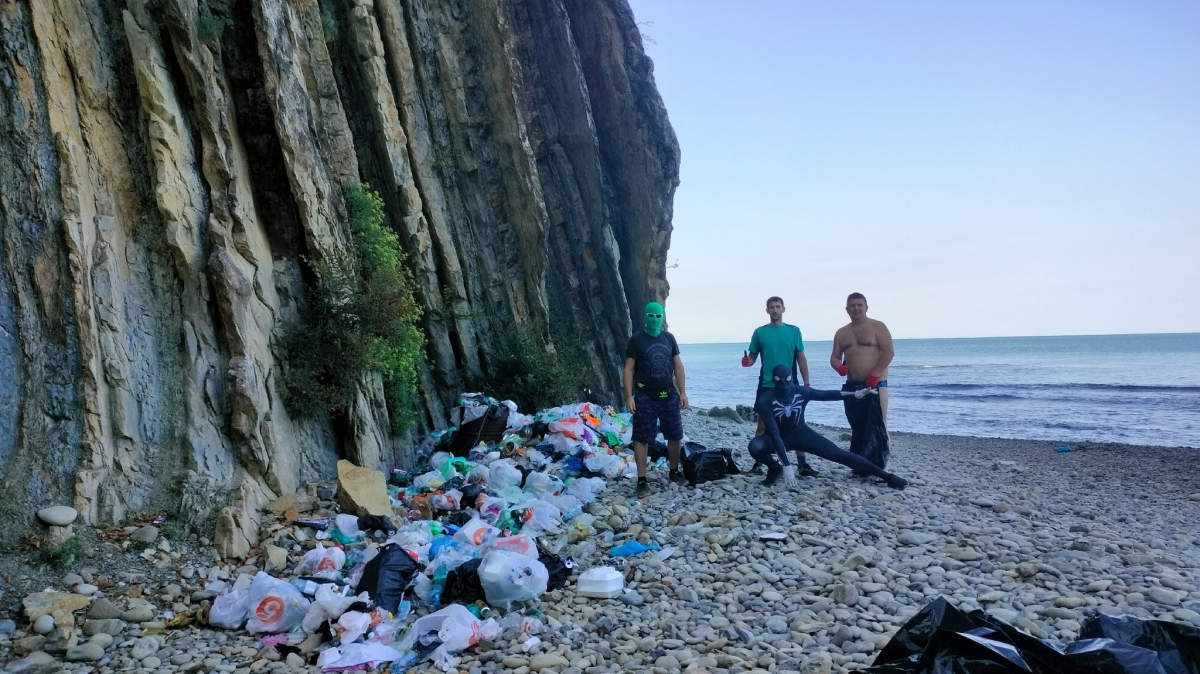 Мы очистили от мусора 20 км пляжей Черного моря