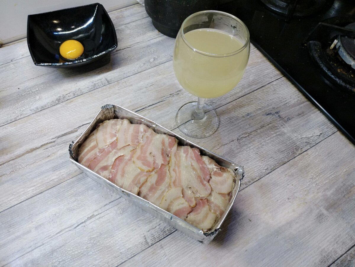Последний аккорд каникул - террин с коньяком, беконом и желе