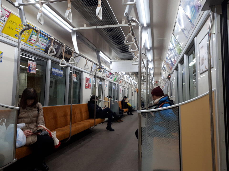 Вечернее саппоровское метро.