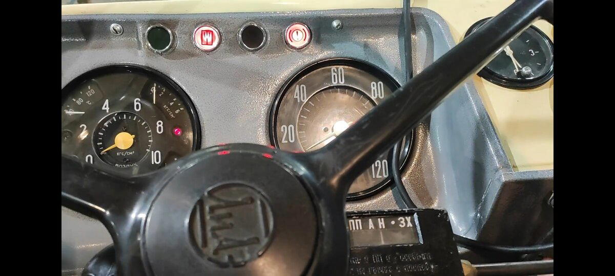 Замена панели предохранителей в автобусе ЛиАЗ-677. Проект "Лёня" завершён!