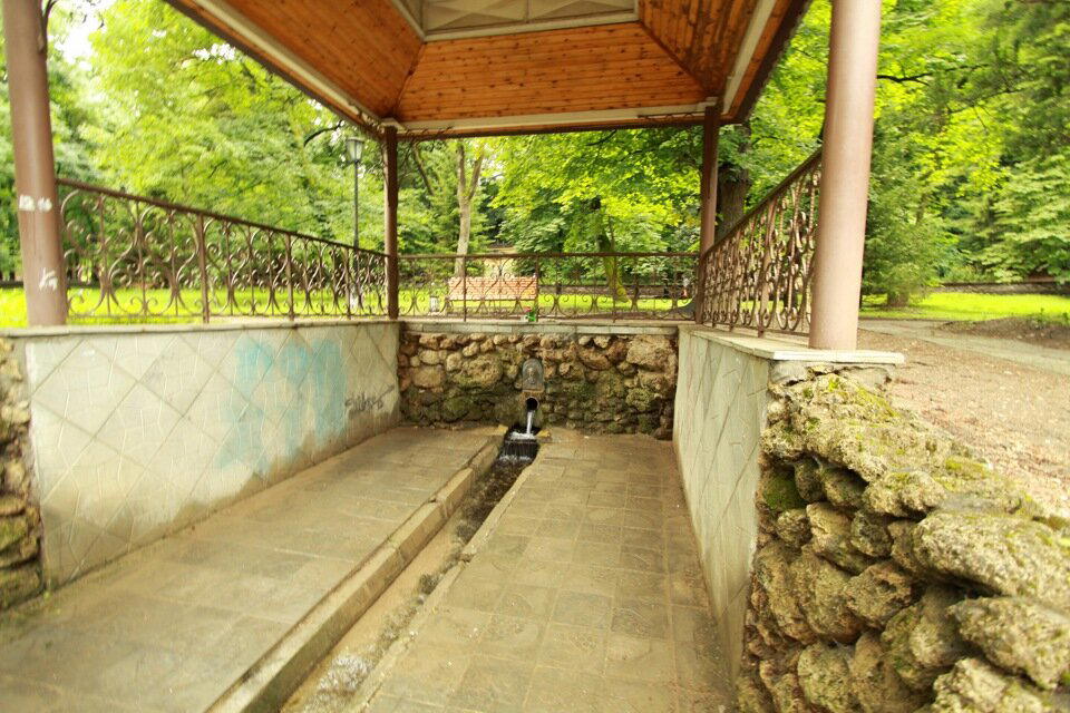 Кисловодск. Святой источник.