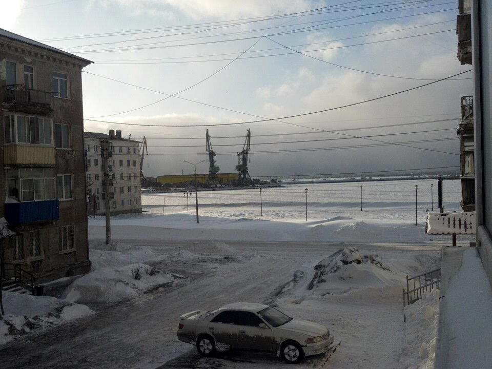Вид с балкона направо. Пл.Мира, Торговый Порт.