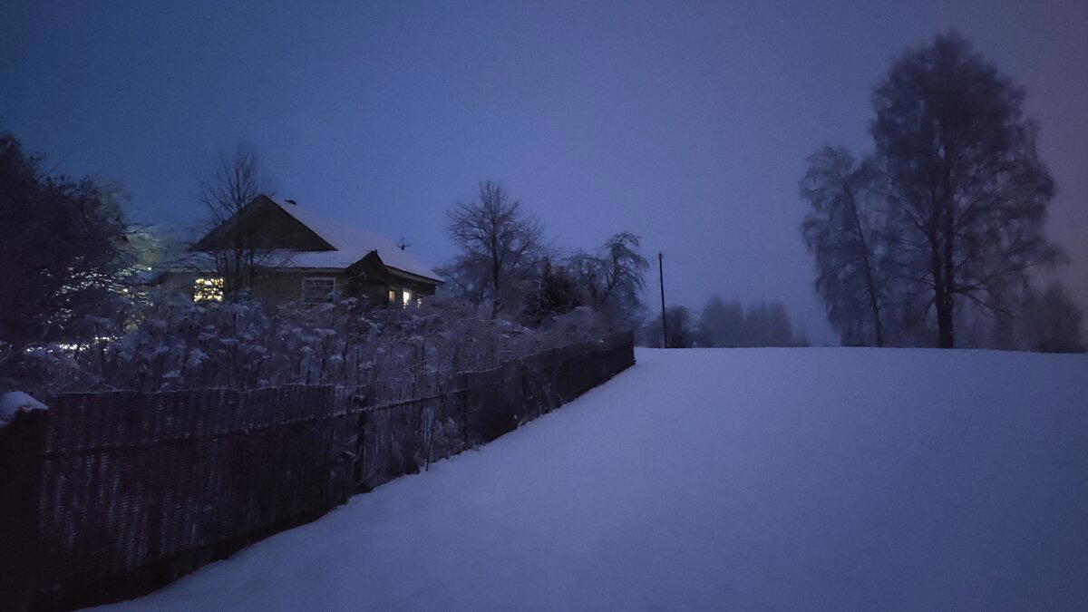 Деревенский зимний пейзаж