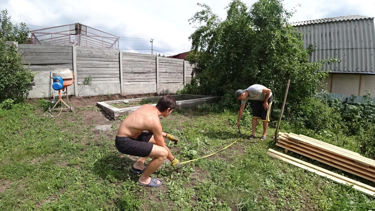 Баня за 150.000 рублей. 1 день - Буронабивные сваи под террасу