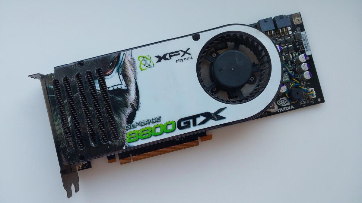 nVidia GeForce 8800 GTX. Лицевая сторона.