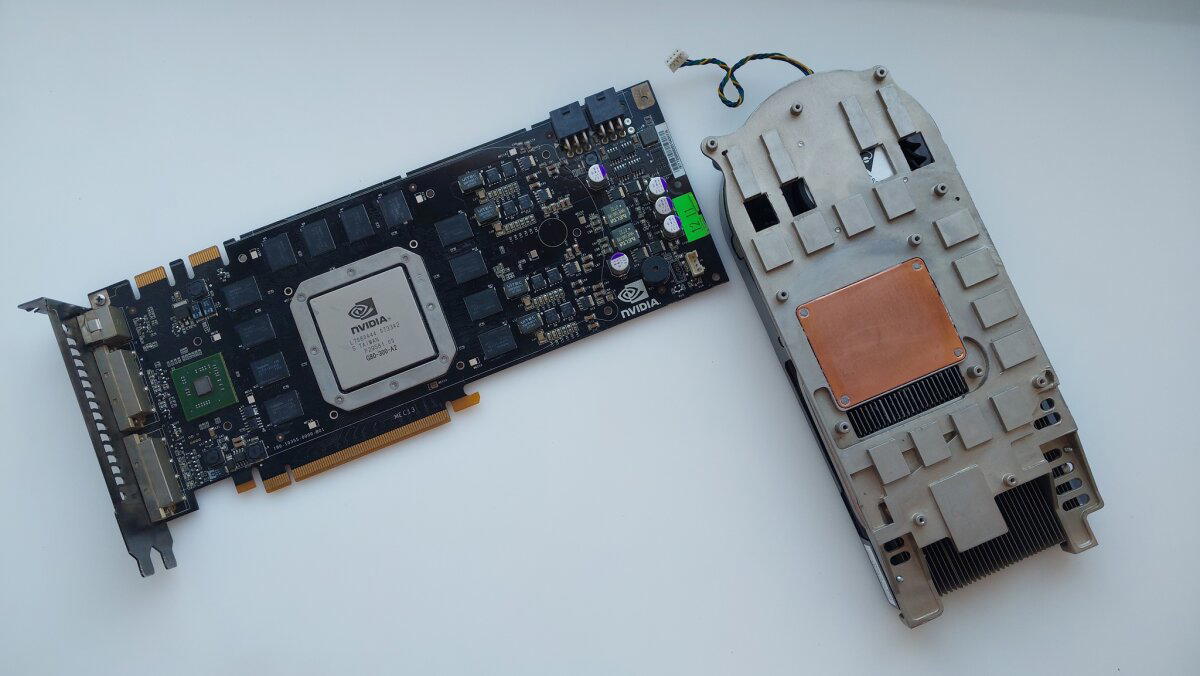 GeForce 8800GTX.