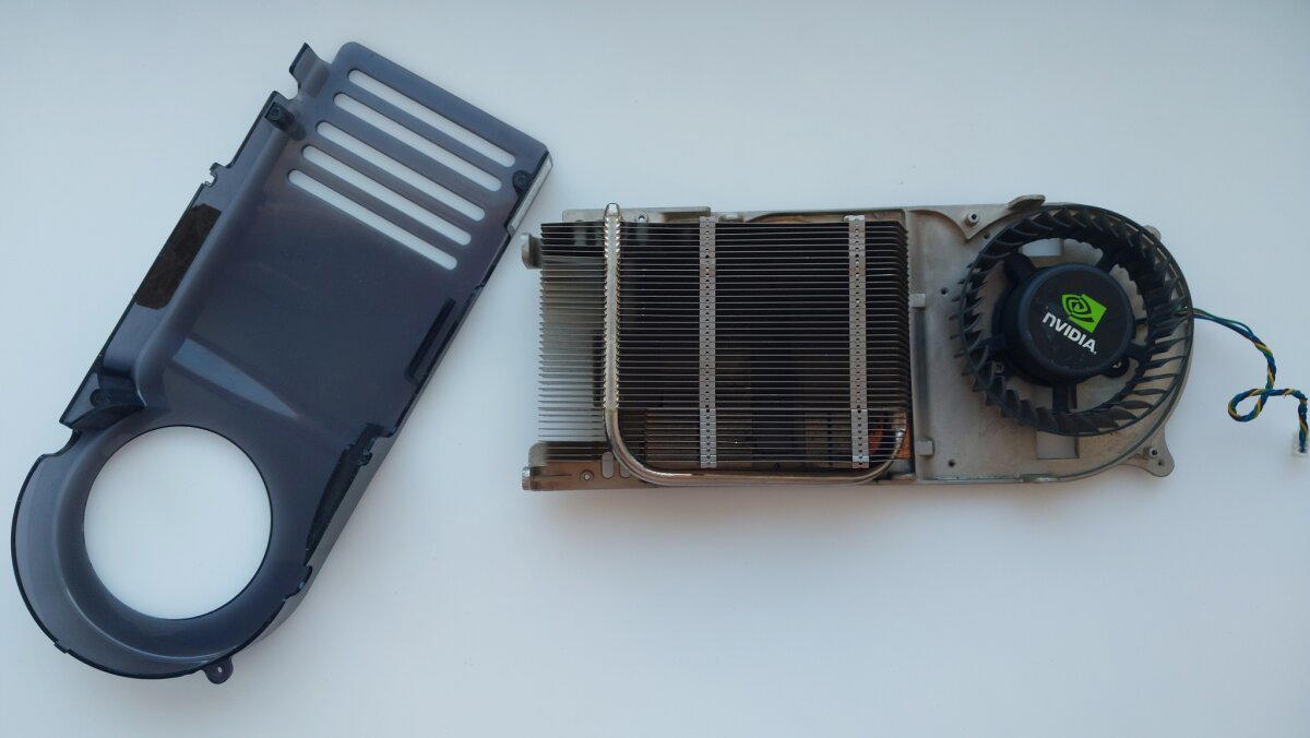 Система охлаждения 8800 GTX со снятым кожухом.
