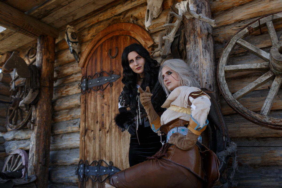 Yennefer and Ciri cosplay | Named daughter