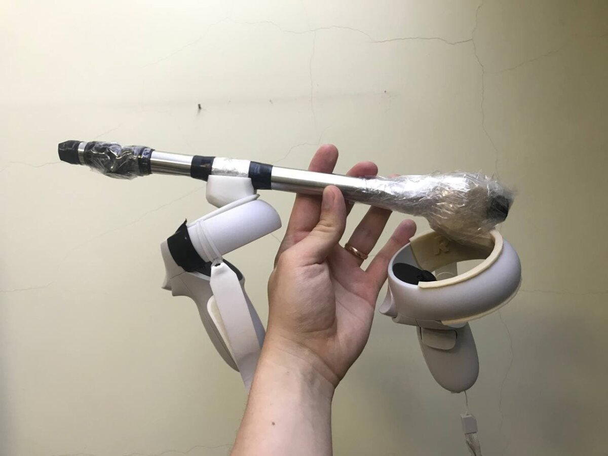 DIY VR Gunstock (гансток) / приклад для VR Quest 2 контроллеров Oculus Touch. Недорогой, своими руками, полчаса на сборку