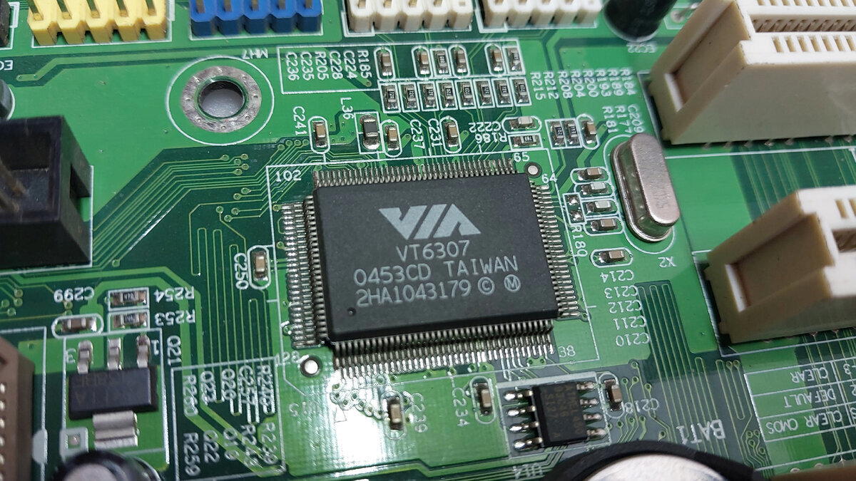 Контроллер IEEE 1394 FireWire VIA VT6307