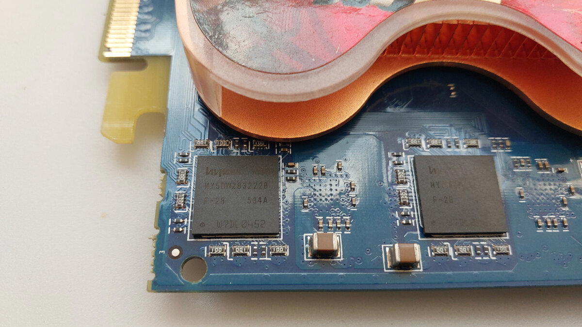 Чипы оперативной памяти Hynix HY5DW283222B