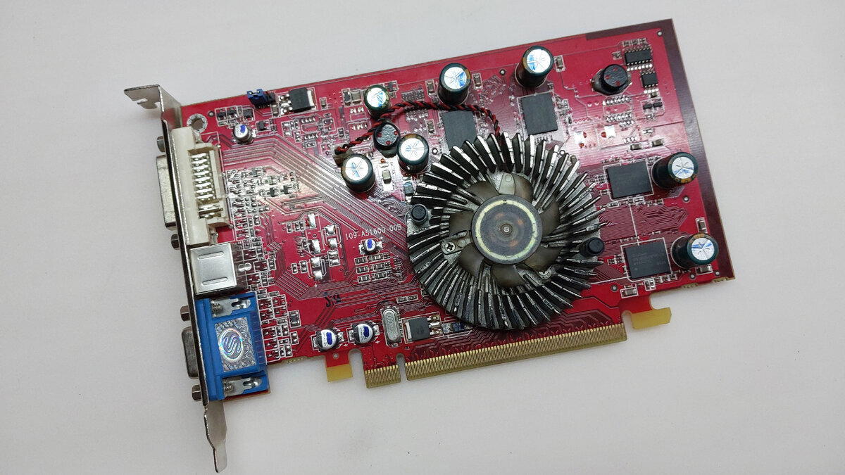 ATI Radeon X600Pro 256Mb.