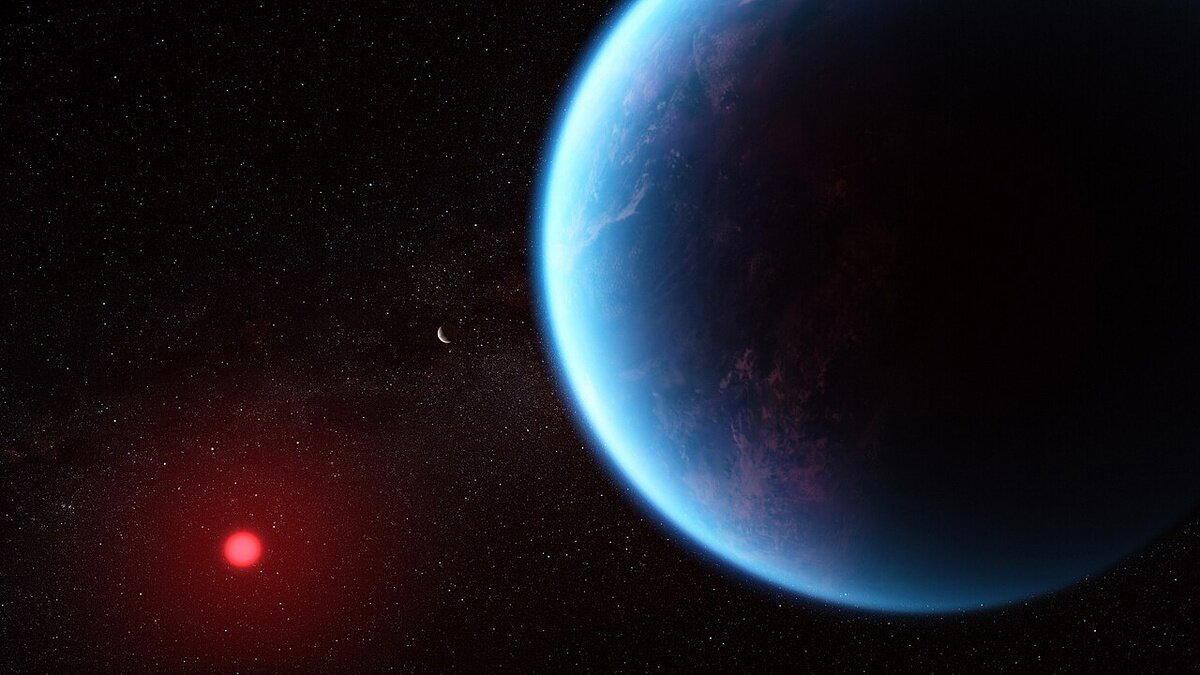 Художественное представление экзопланеты K2-18 b (справа) на орбите красного карлика K2-18 (слева). Между ними экзопланета K2-18 c / © NASA, ESA, CSA, Joseph Olmsted (STScI) Science: Nikku Madhusudhan (IoA)