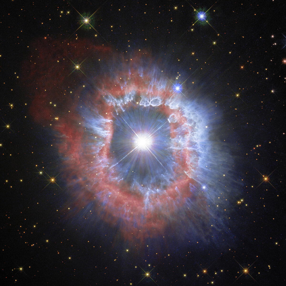 AG Киля "глазами" космического телескопа "Хаббл" / © NASA/ESA