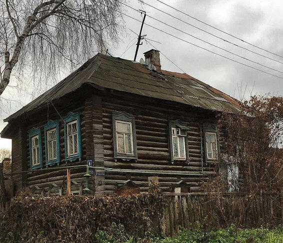 Что можно найти на чердаке дома 1904 года постройки: карманные часы, старинные монеты и бинокль