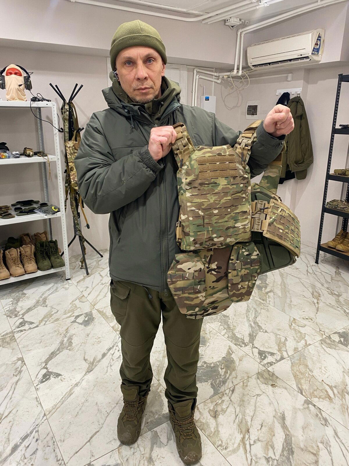 Очередной бронежилет или как проверить каску ножом