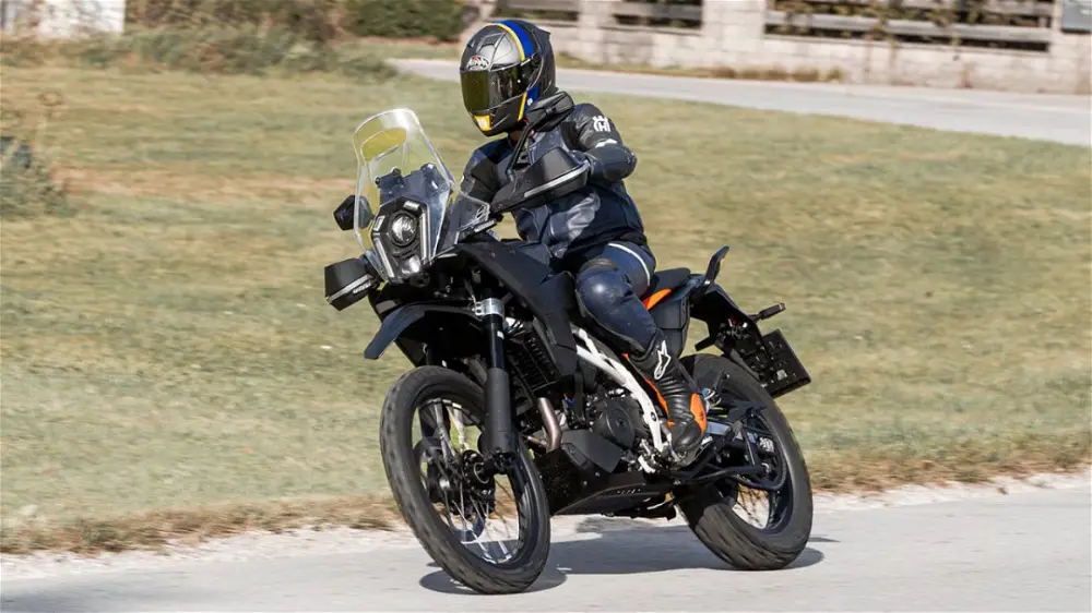 KTM 390 Adventure - больше внедорожности