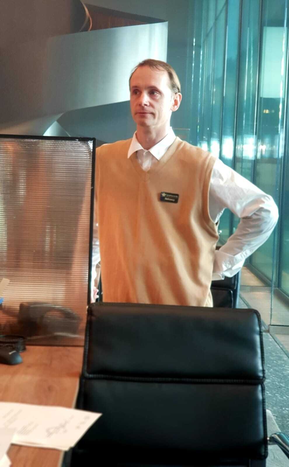 Это я. Еще не упал.