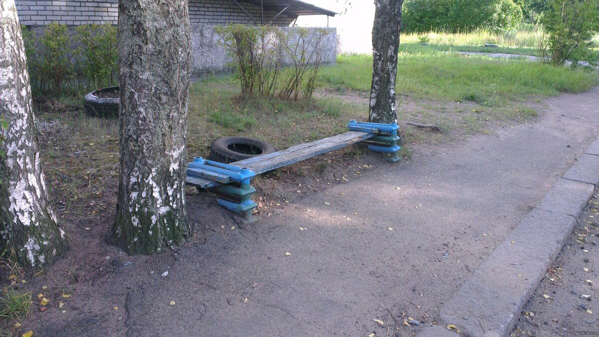 Скамейка, ничего необычного