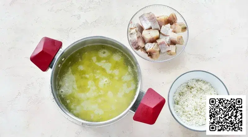 Рыбный суп с рисом и картошкой