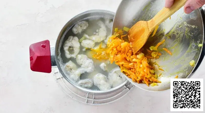 Рыбный суп с рисом и картошкой