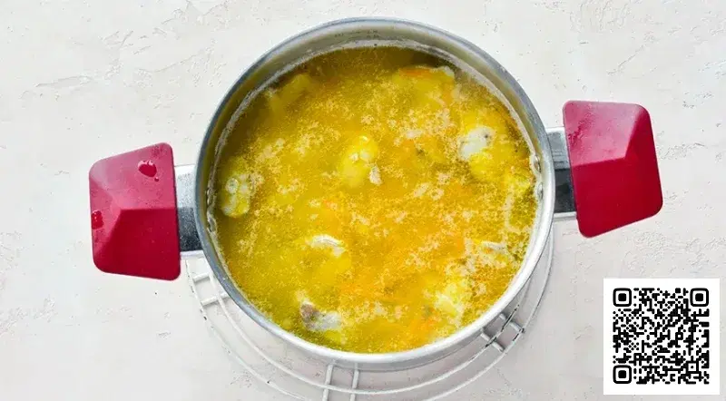 Рыбный суп с рисом и картошкой