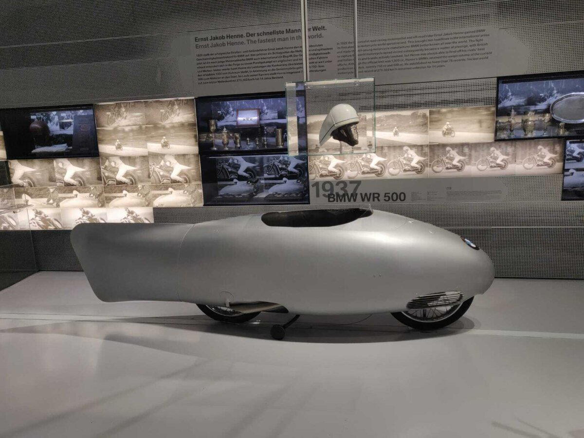 Музей BMW, Мюнхен. 15 фото