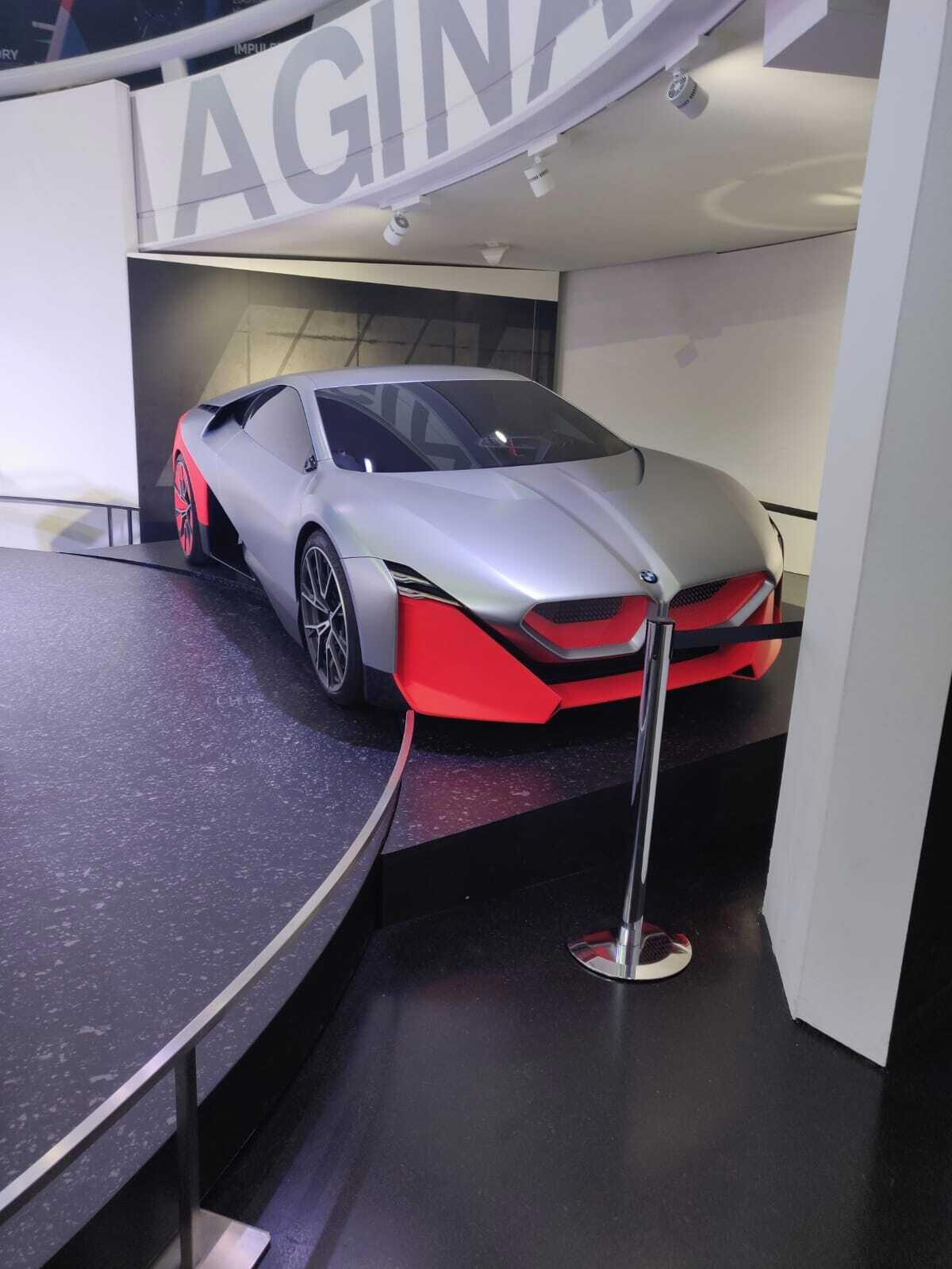 Музей BMW, Мюнхен. 15 фото